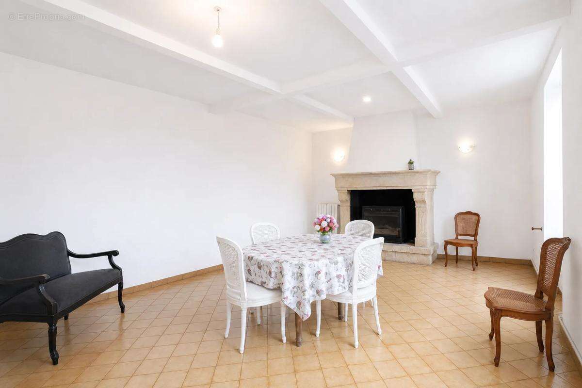 Spacieuse maison de 8 pièces à Murat-sur-Vèbre - photo 9