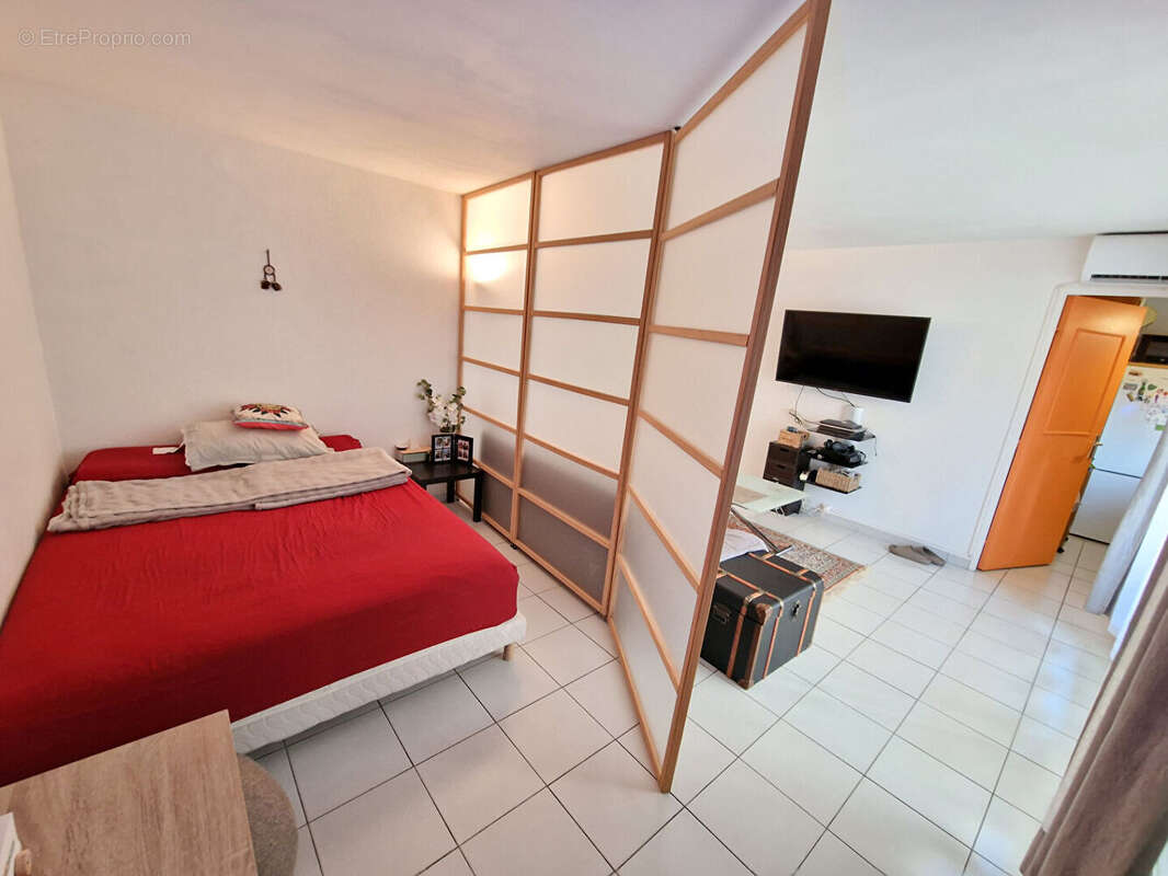 Appartement à SAINT-LAURENT-DU-VAR