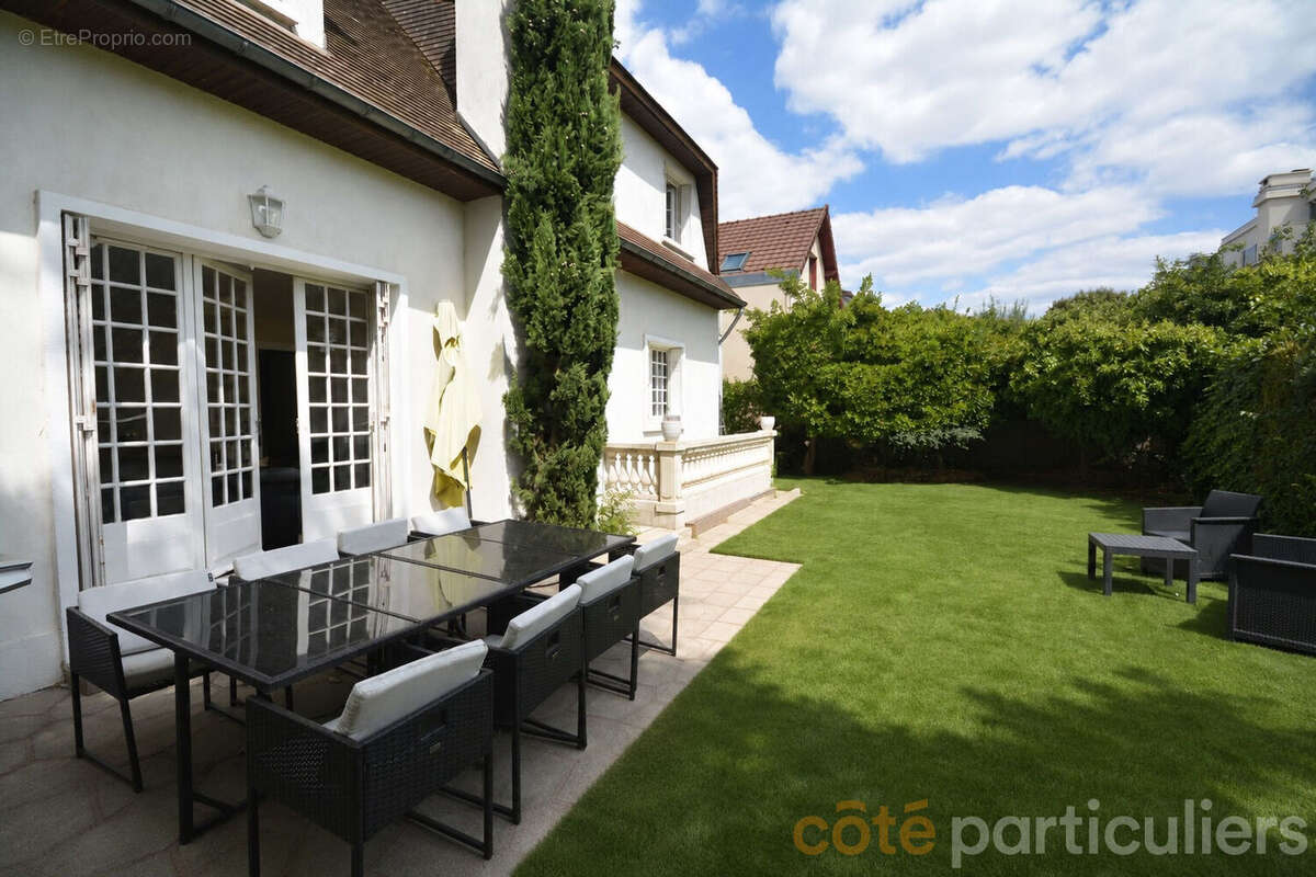 Maison Saint Maur  6 pièce(s) 170 m2 4 ch - photo 12