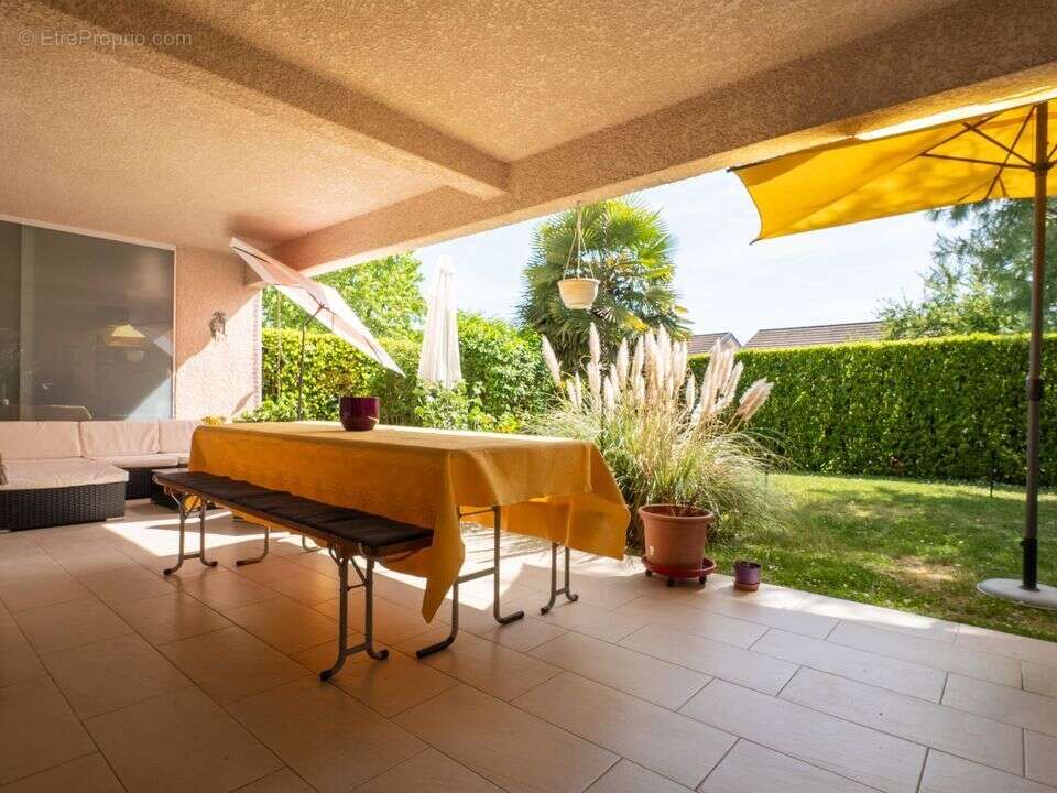 Maison à VETRAZ-MONTHOUX