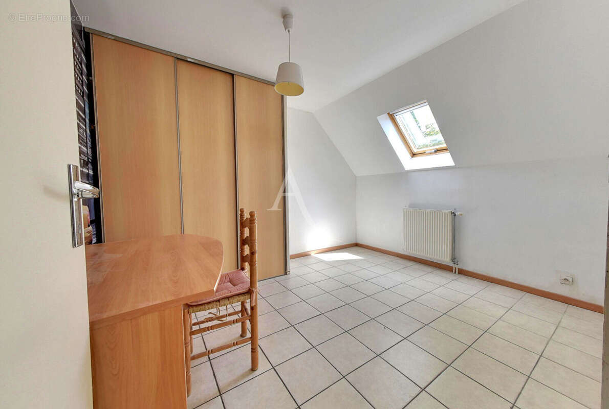 Maison à CHEVRY-COSSIGNY