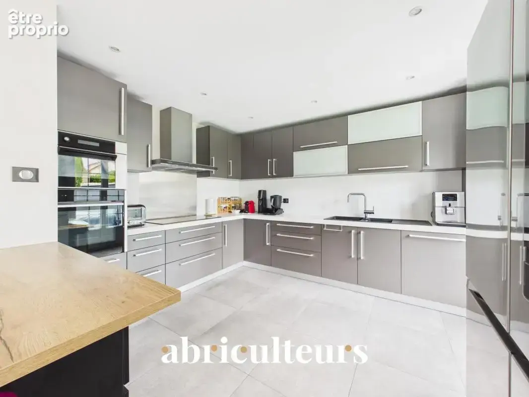 Maison familiale individuelle avec jardin - 6 pièces - 185 m² - Ormesson-sur-Marne - photo 7