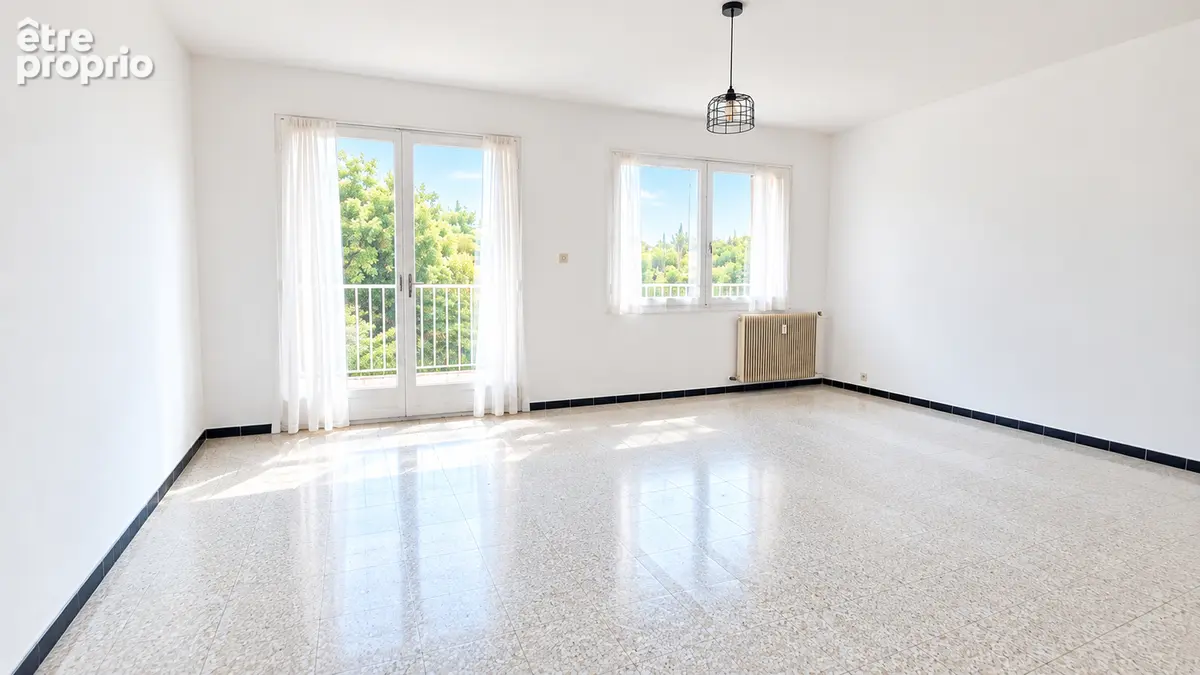 EXCLUSIVITE : Appartement Hyères 1 pièce 30 m² avec terrasse - photo 2