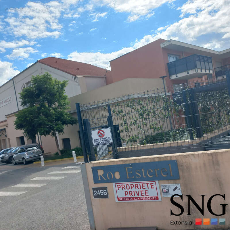 Appartement à ROQUEBRUNE-SUR-ARGENS