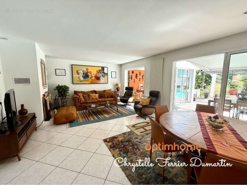 Maison de 206 m2 - 4 chambres - 1 studio indépendant - Piscine - CARBON BLANC - photo 4