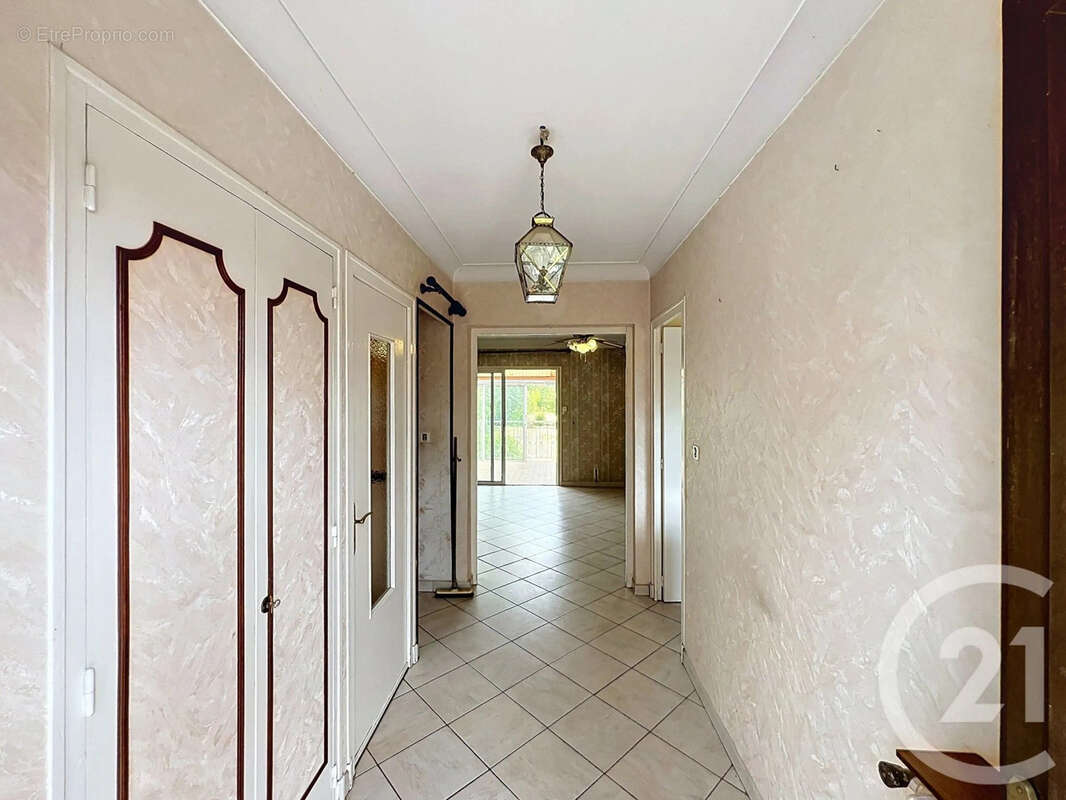 Maison 106 m² à Pavie  - photo 7
