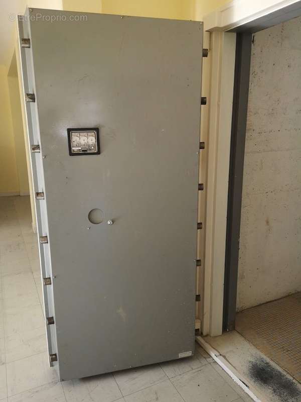 Commerce à PARIS-16E