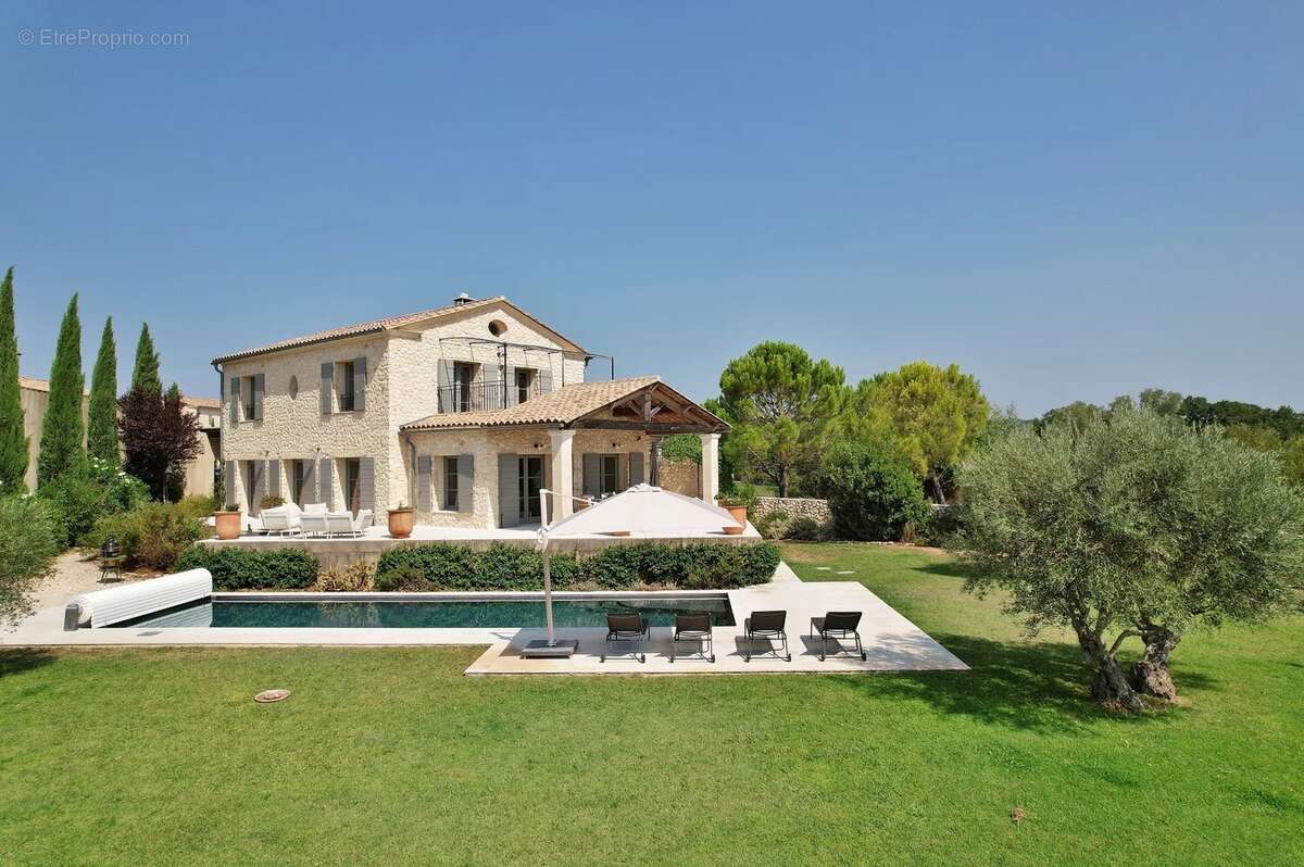 Unique propriété avec piscine et vue panoramique - photo 20