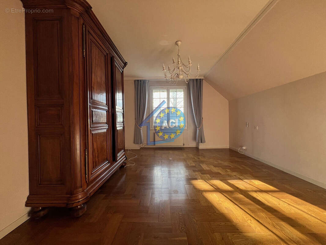 Maison à MANTES-LA-VILLE