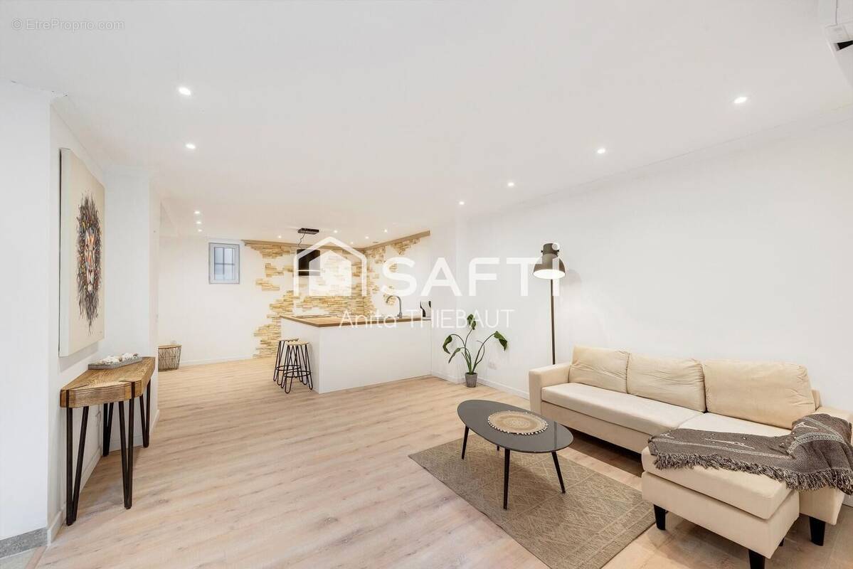 Photo 1 - Appartement à FREJUS