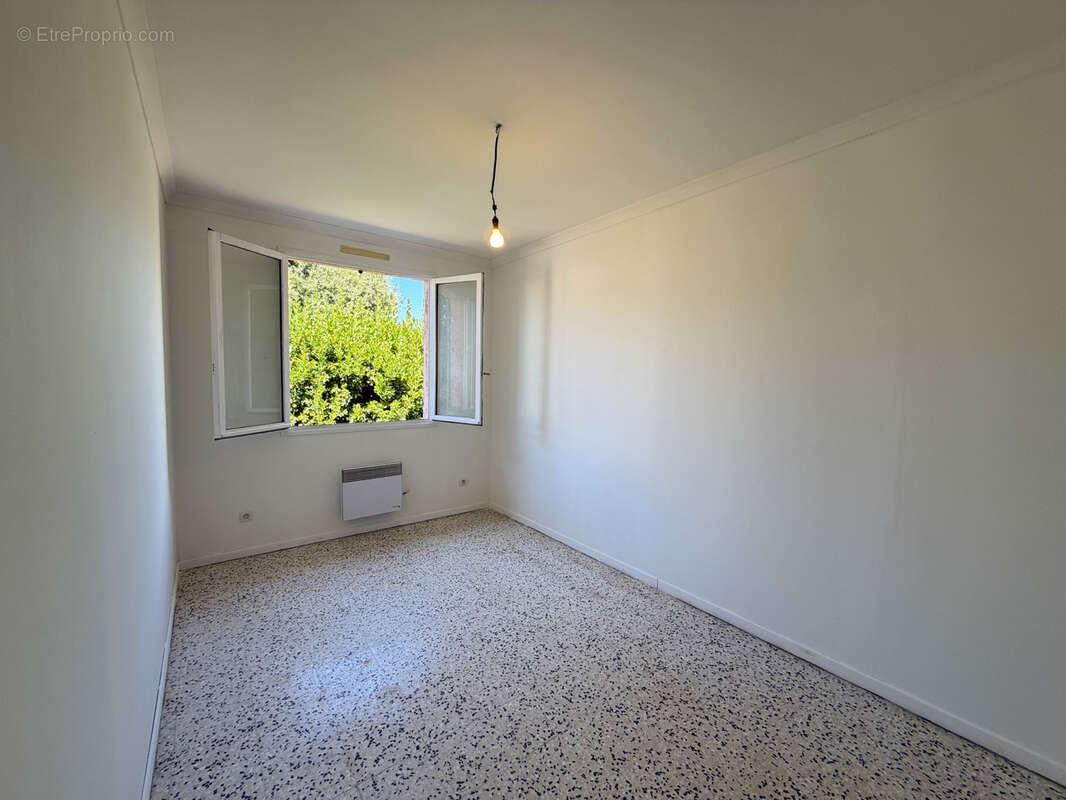 A vendre charmante villa t4 proche centre ville - 80 m2 - 544 m2 de terrain - 83470 saint maximin la sainte ba - photo 7