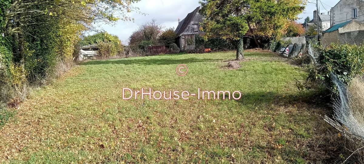 Terrain à NEUILLE-PONT-PIERRE