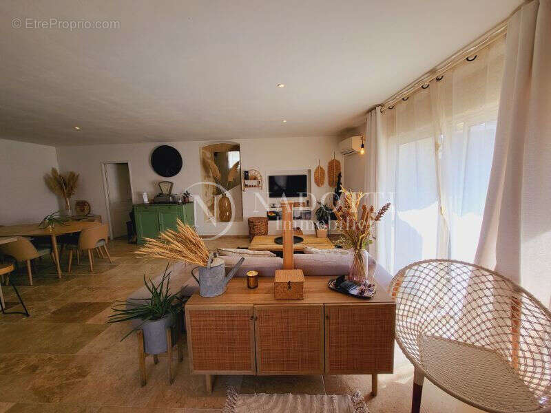 Maison à L&#039;ISLE-SUR-LA-SORGUE