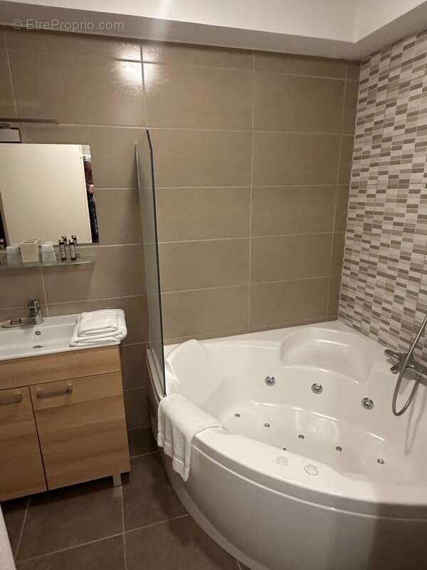 Commerce à AIGUEBELETTE-LE-LAC