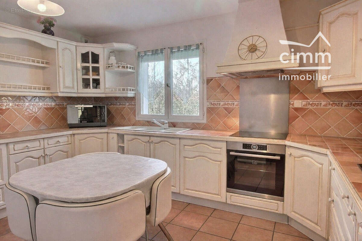 Maison 205 m² à Saint-Simeon-De-Bressieux  - photo 4