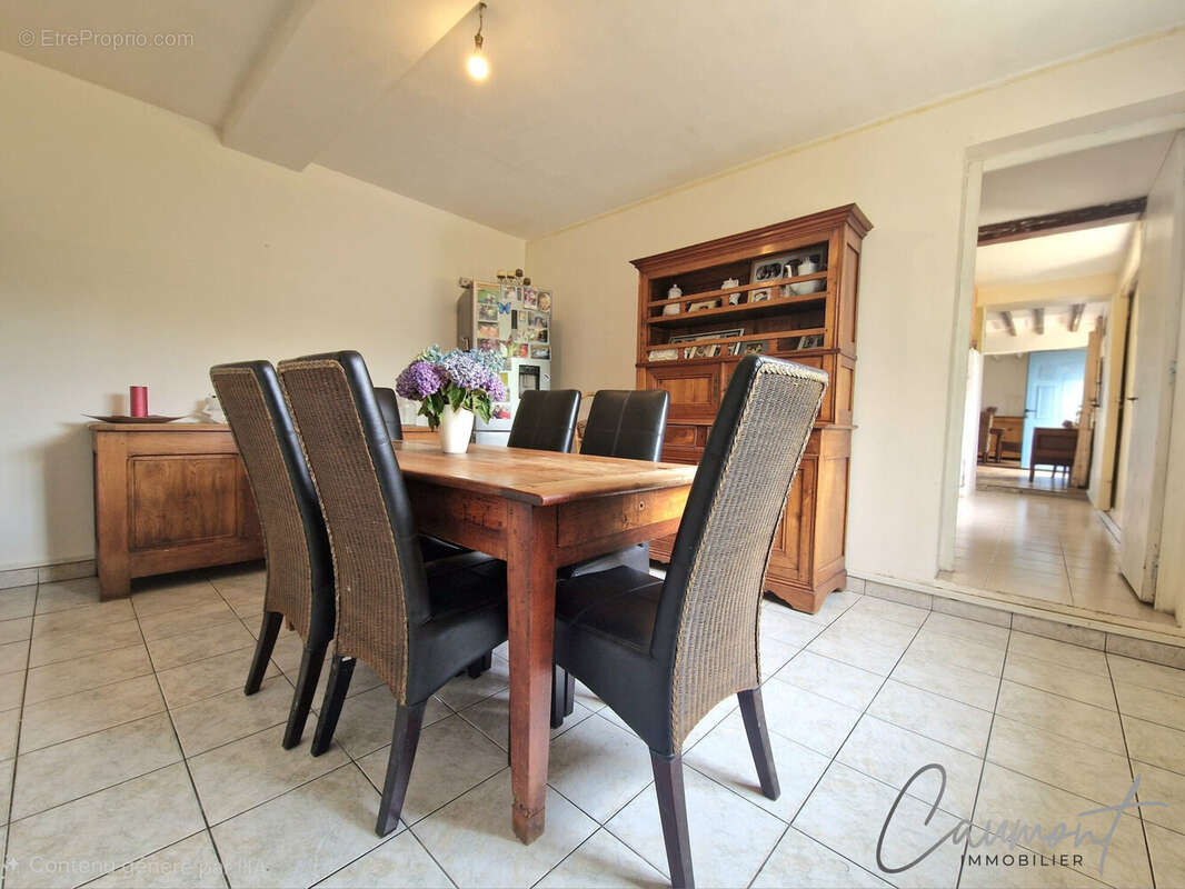 Maison 250 m² à Yebleron  - photo 6