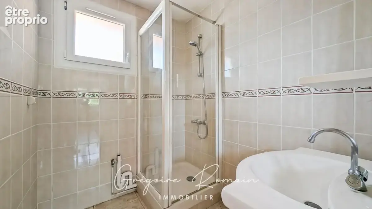 Appartement Port Saint Louis Du Rhone 4 pièce(s) 61 m2 - photo 10
