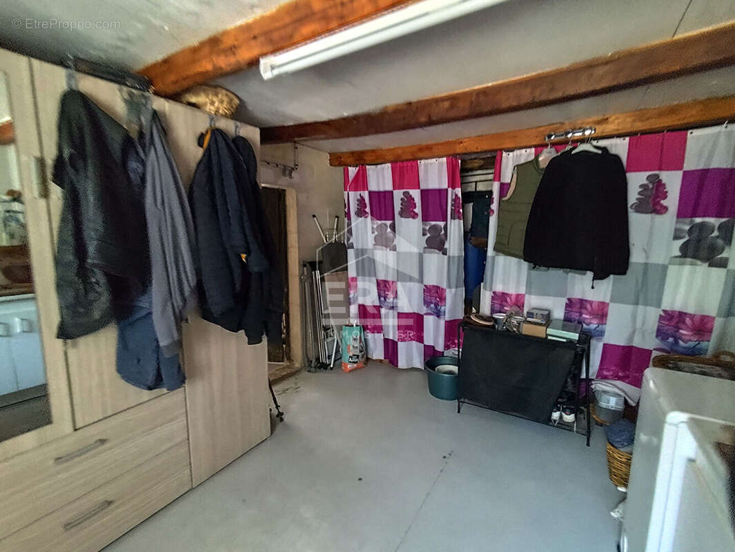 Maison 249 m² à Poursac  - photo 7