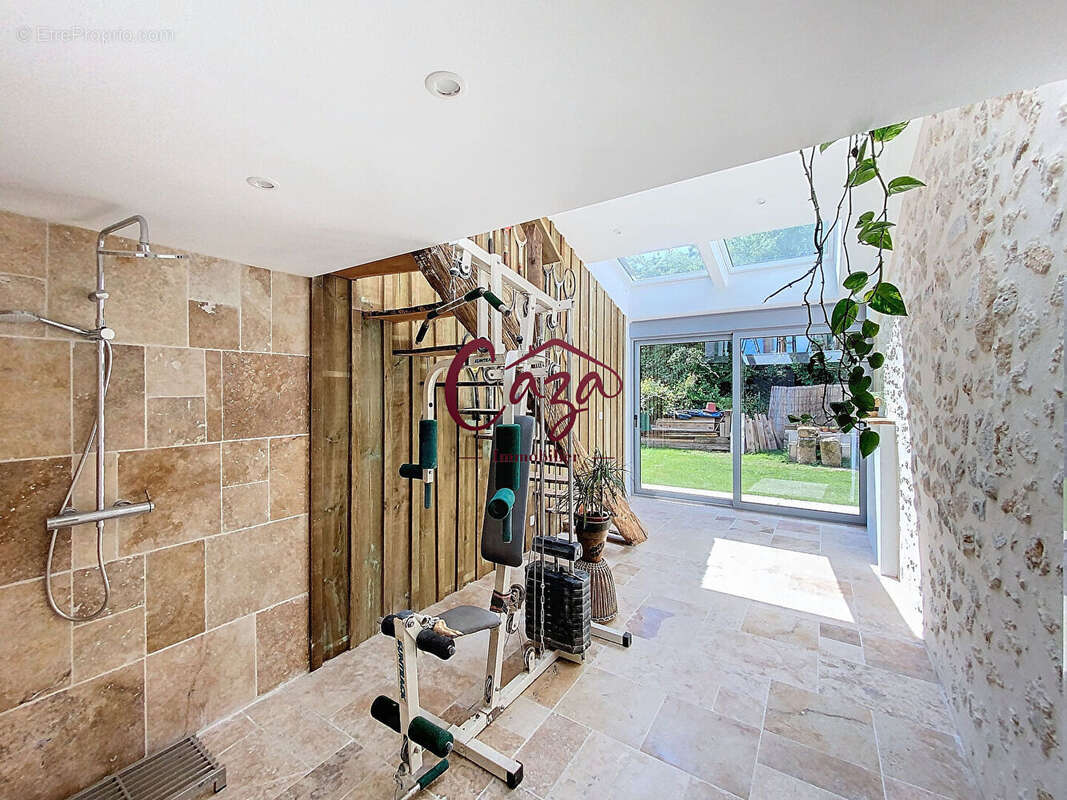 Maison à CAMBLANES-ET-MEYNAC