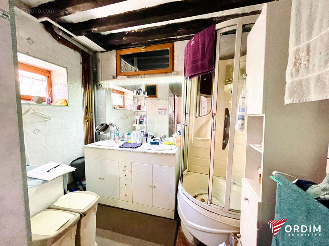 Maison à SAINT-AMAND-EN-PUISAYE