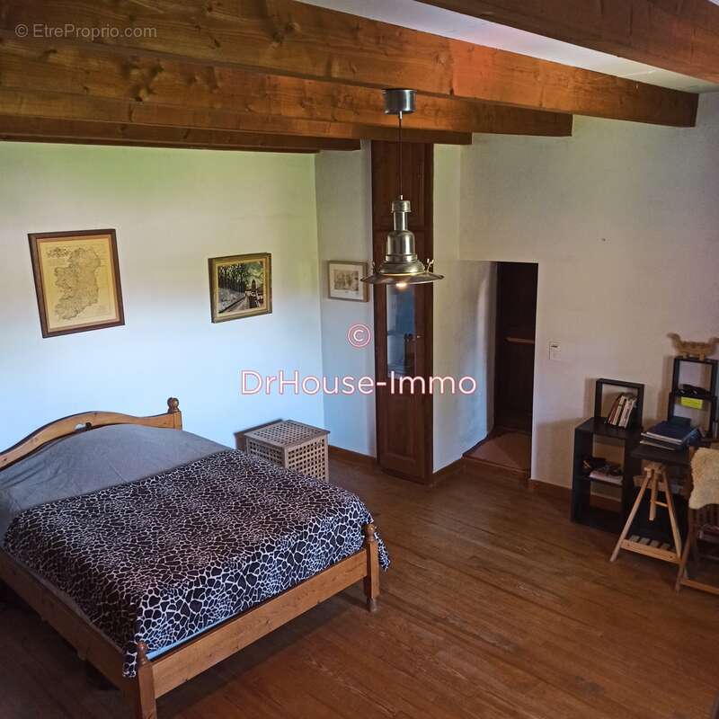 Maison à SAINT-HOSTIEN