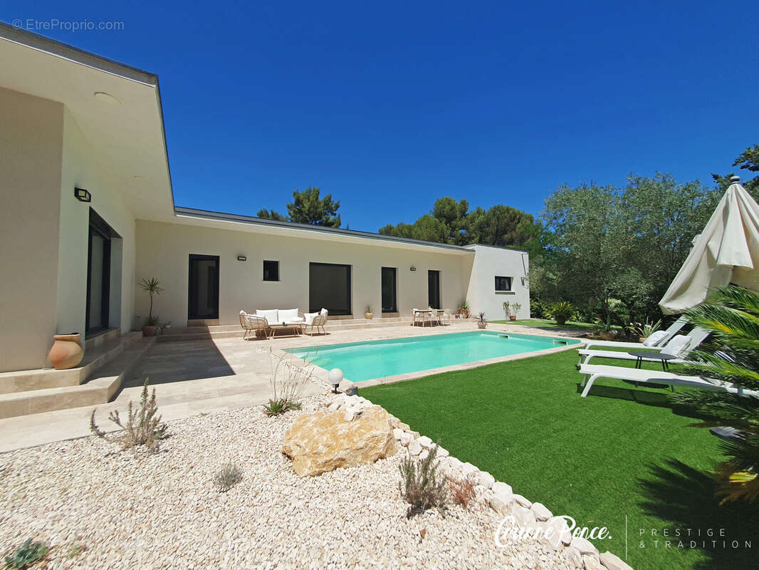 Nîmes, élégance contemporaine de plain pied Corinne Ponce immobilier - photo 5