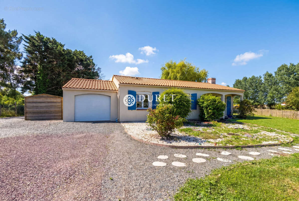 Maison à BOUIN