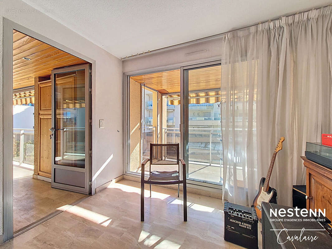 Dernier étage pour cet appartement au centre ville de Cavalaire-sur-Mer 4 pièces environ 100 m² avec 3 terrasses et stationnemen - photo 15