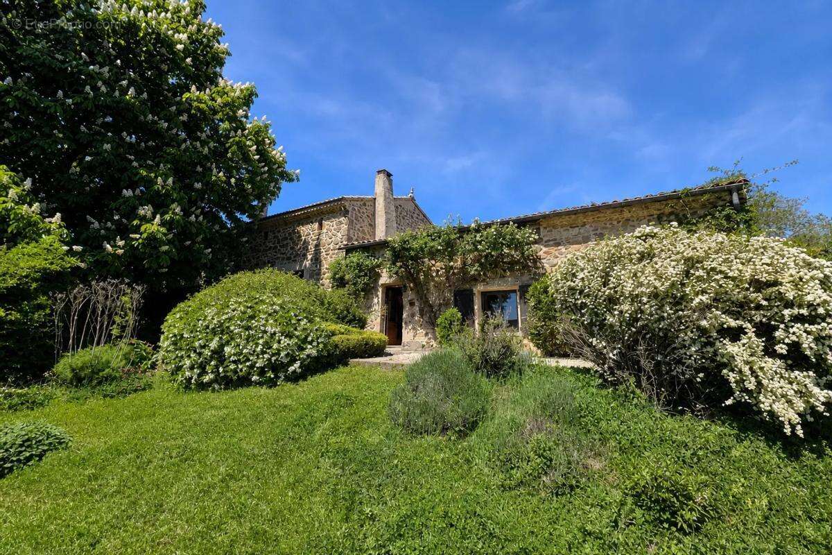 Maison à PLATS