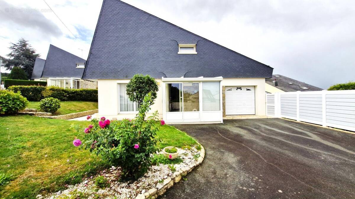 Maison à PONTRIEUX