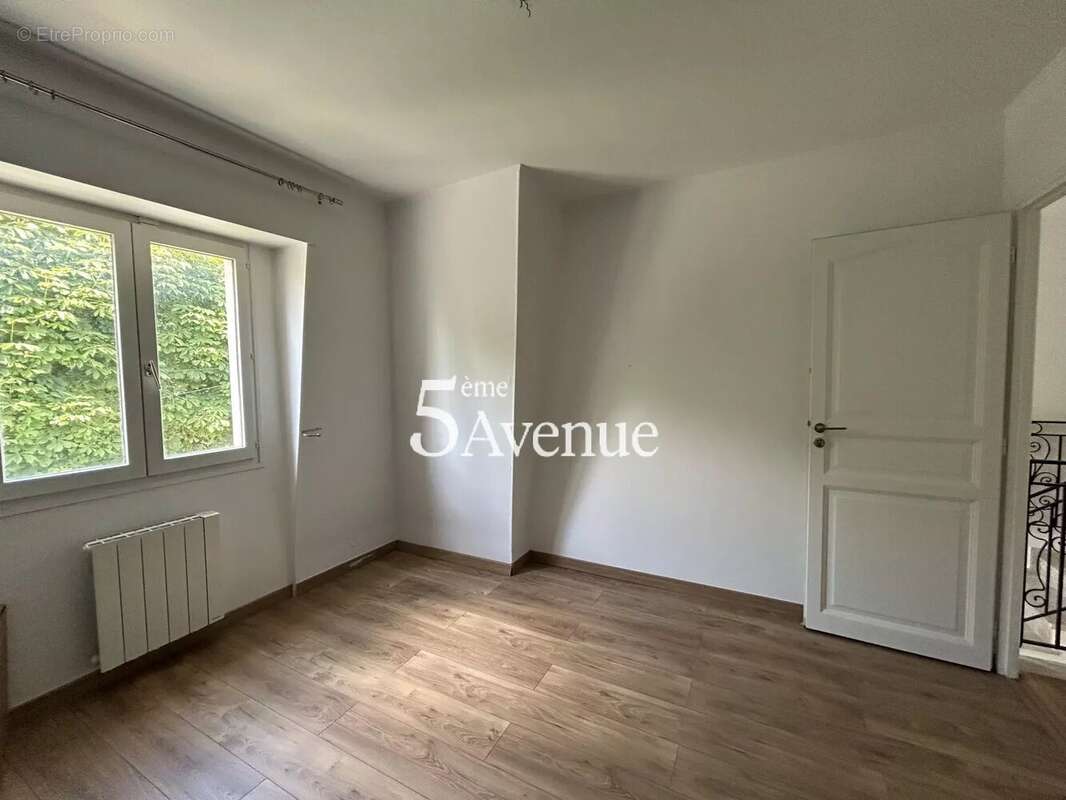 Maison à SAINT-MAUR-DES-FOSSES