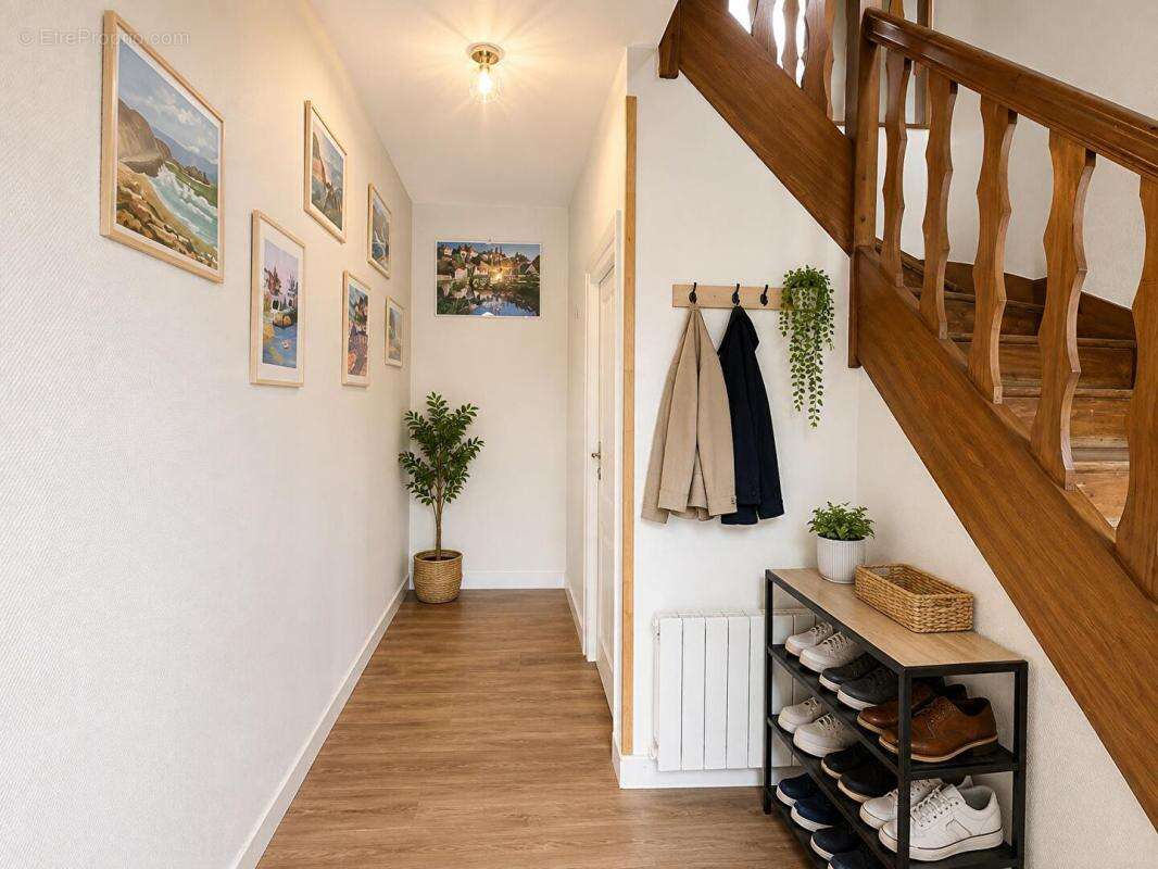 Ensemble immobilier loué : maison de 91m2, plus commerce à PLESLIN TRIGAVOU, le tout d'une surface de 140m2 - photo 2