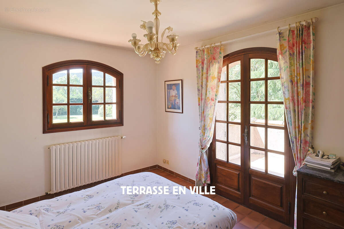 Maison à HYERES