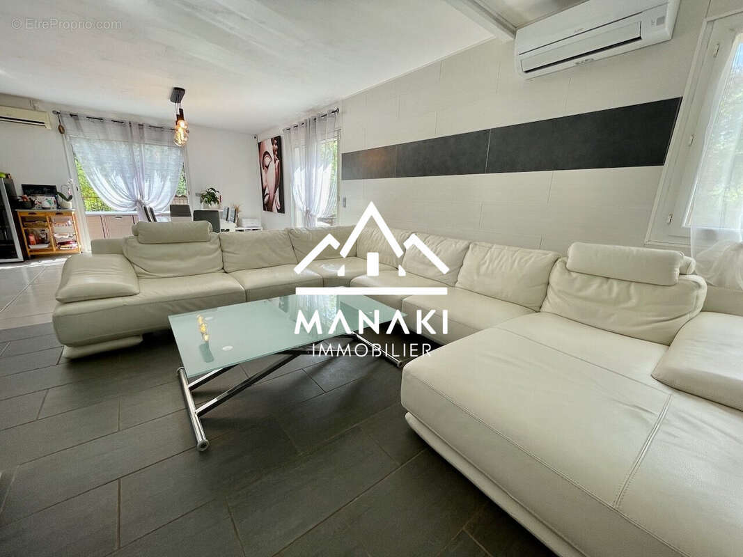 Salon - Maison à MAUREILLAS-LAS-ILLAS