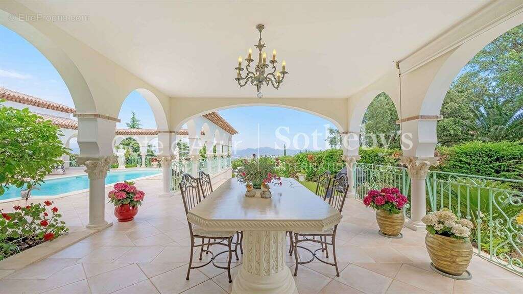 Saint-Aygulf villa hacienda avec vue mer panoramique et piscine - photo 11