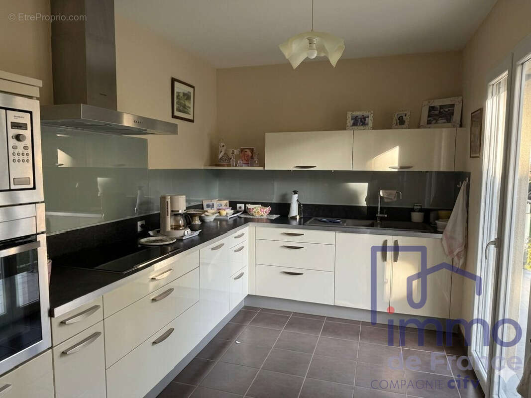 Appartement à SAINT-JUST-SAINT-RAMBERT