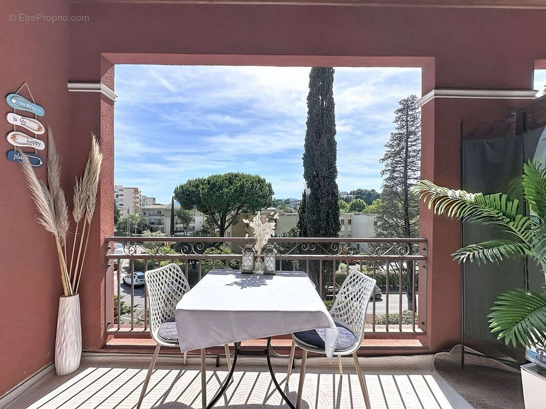 Appartement à LE CANNET