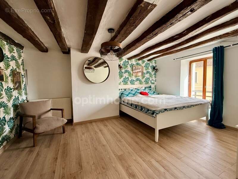 Maison à LA CROIX-EN-BRIE