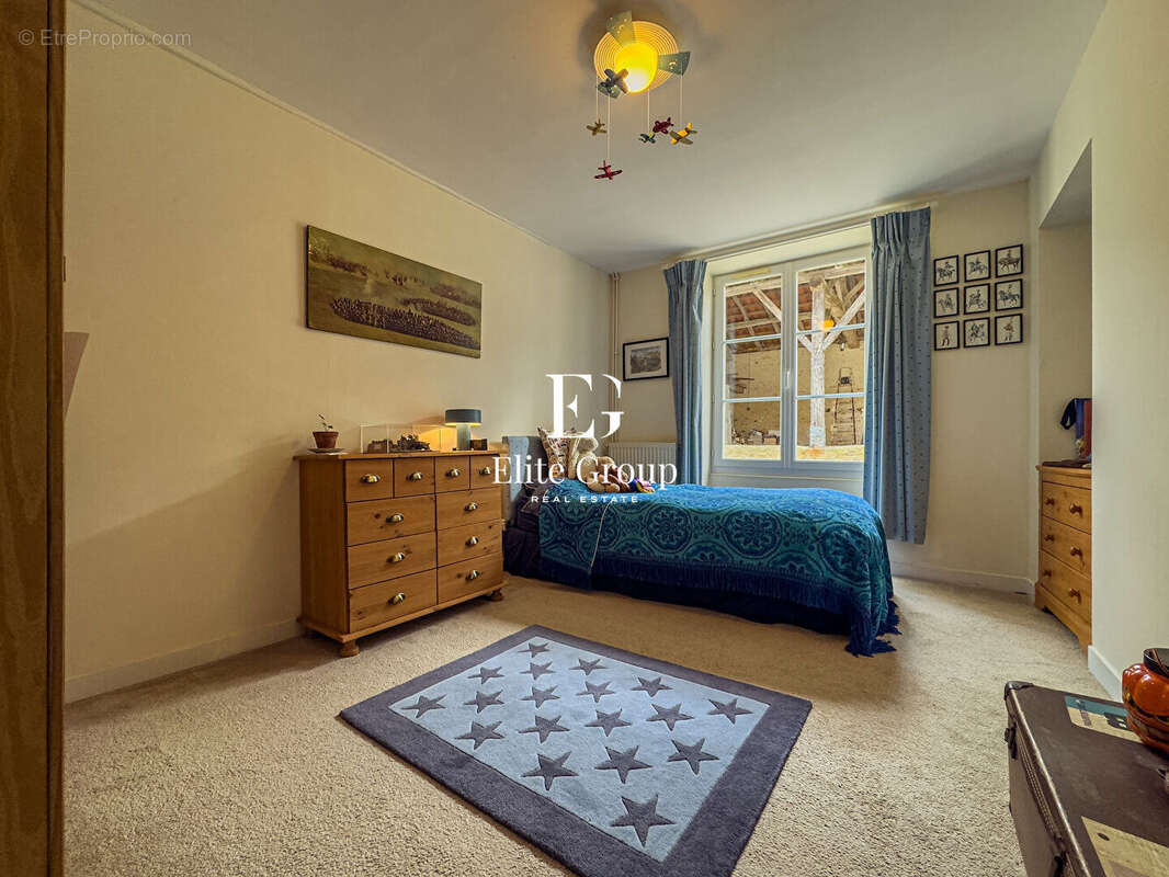 Maison à MONTMOREAU-SAINT-CYBARD