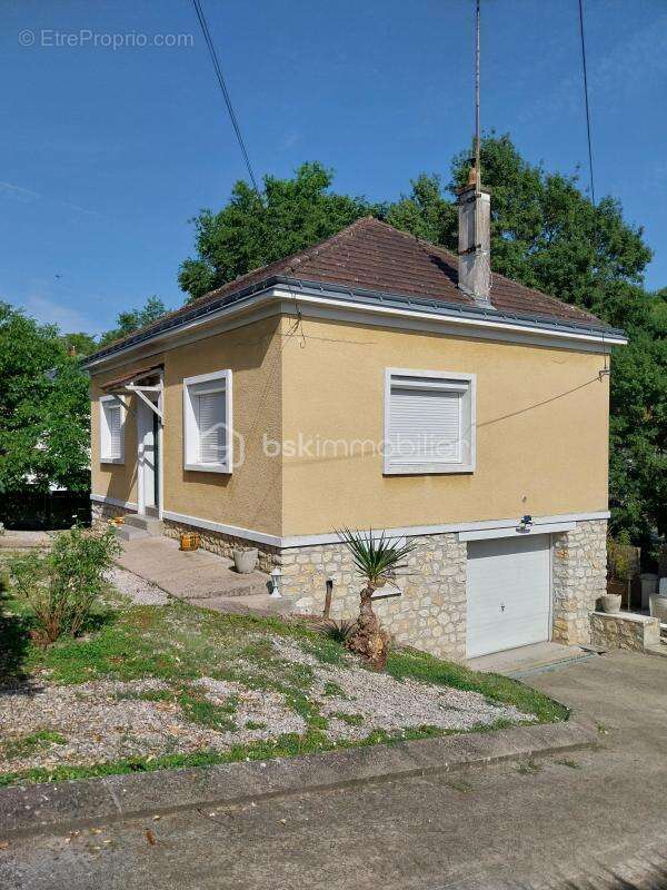 Maison à REUGNY