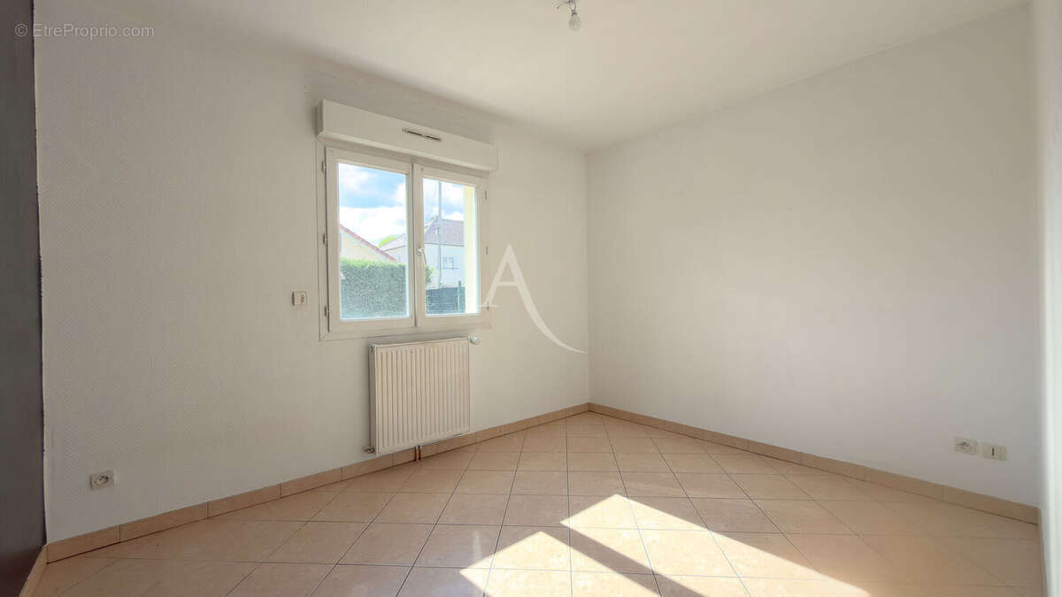 Maison à VIGNEUX-SUR-SEINE