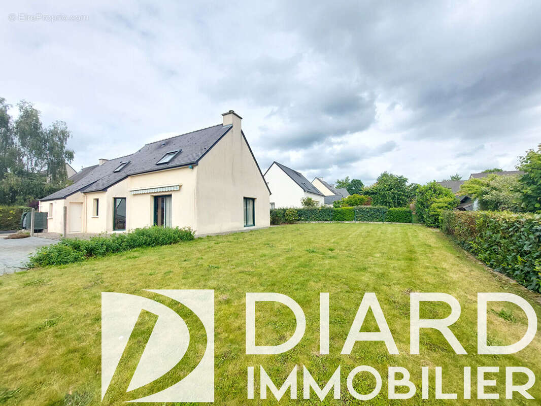 Maison à ARGENTRE-DU-PLESSIS