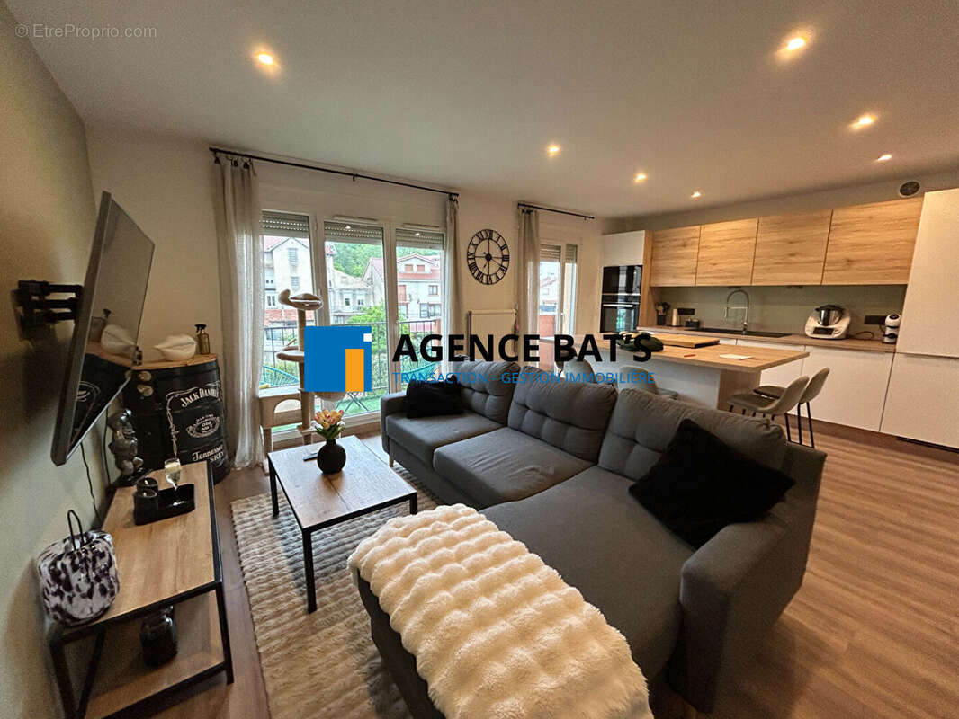 Photo 2 - Appartement à ROCHE-LA-MOLIERE