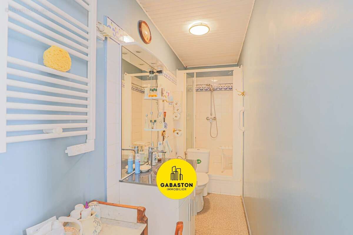 Appartement à MARSEILLE-6E