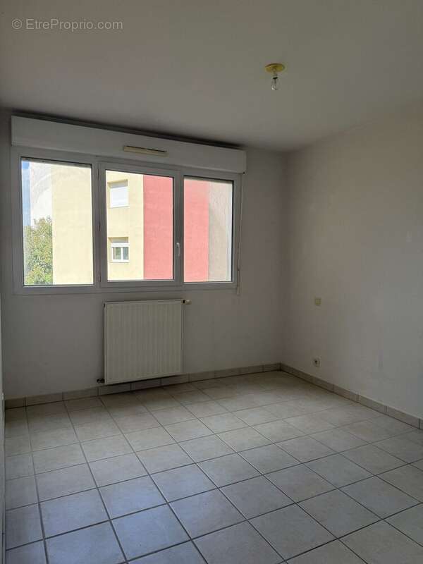 Chambre 2 - Appartement à MONTPELLIER