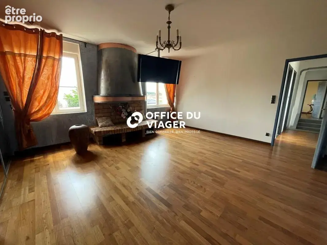 Maison - 5 pièces - 210 m² - photo 6