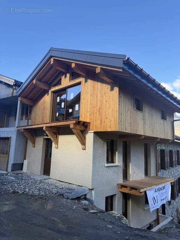 Maison à LA PERRIERE