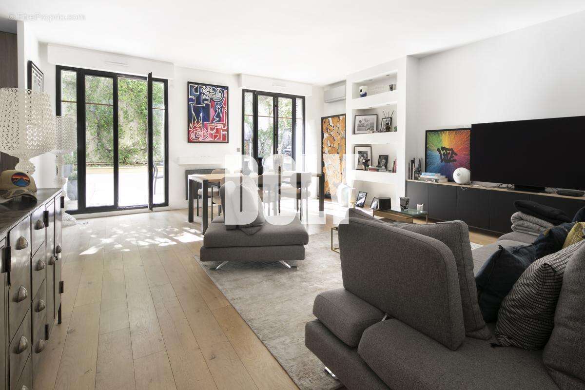 Appartement à LEVALLOIS-PERRET