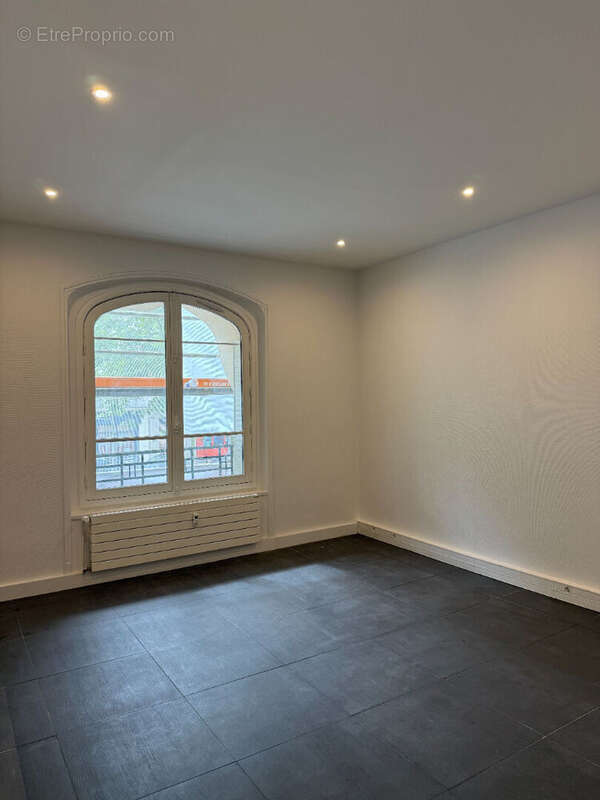 Commerce à PARIS-7E