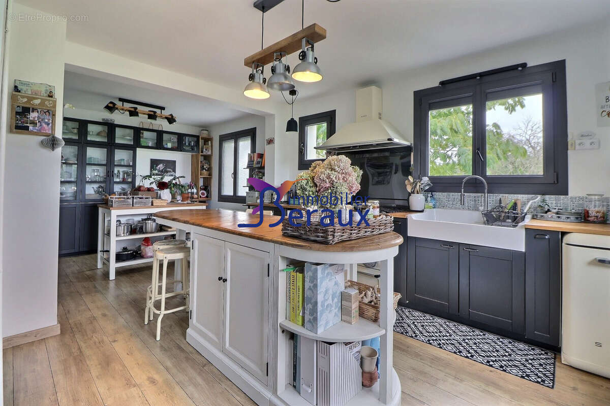 Maison à SAINTE-MARGUERITE-SUR-DUCLAIR